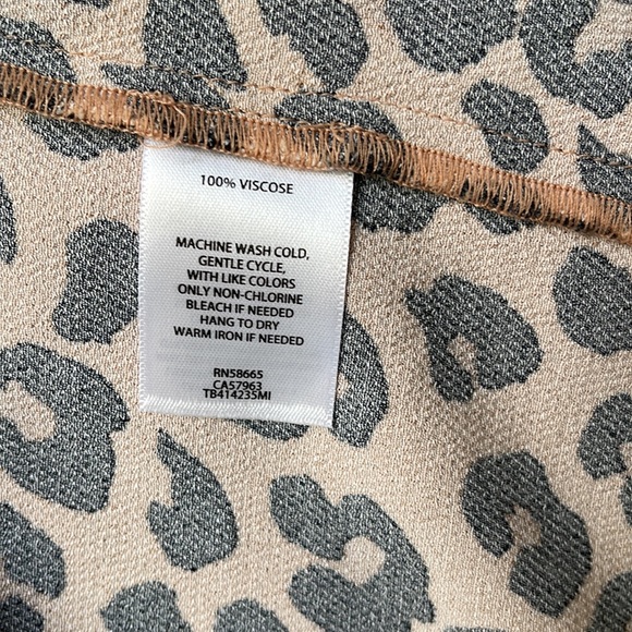Treasure and Bond Leopard Print Open Front Cardigan - Picture 8 of 10
